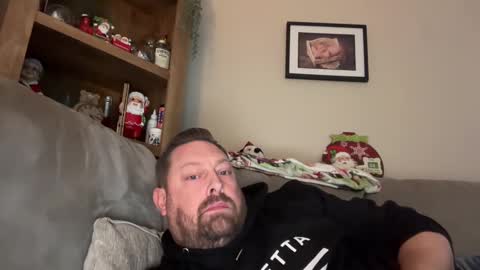 Snapshot of junky345 chatting on December 8, 2024, 9:30 pm Junky online show from December 8, 2024, 9:30 pm