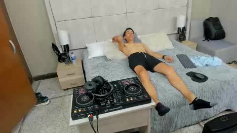 Jupiter online show from December 1, 2025, 5:29 pm