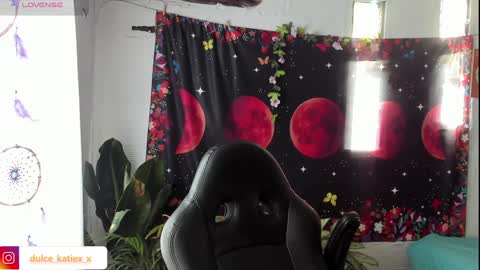 Snapshot of just_katiex chatting on January 13, 2025, 7:10 pm Sofia online show from January 13, 2025, 7:10 pm