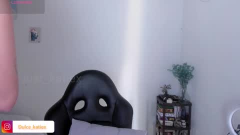 Snapshot of just_katiex chatting on March 25, 2026, 6:03 pm Sofia online show from March 25, 2026, 6:03 pm