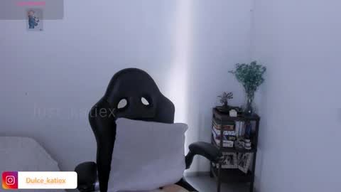 Snapshot of just_katiex chatting on March 26, 2026, 6:13 pm Sofia online show from March 26, 2026, 6:13 pm