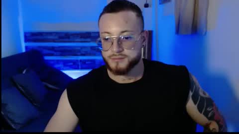 justin_mackenlly online show from March 5, 2026, 9:33 pm