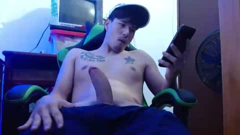justin_taylor02 online show from September 30, 2025, 2:55 pm