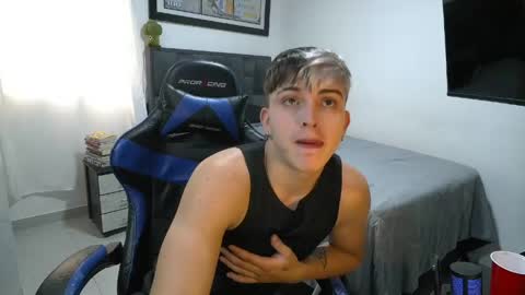 Snapshot of justin_trevor chatting on April 29, 2026, 9:54 pm Justin trevor online show from April 29, 2026, 9:54 pm