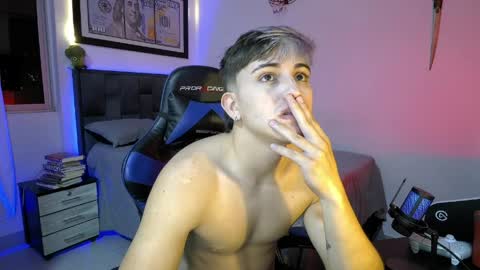 Snapshot of justin_trevor chatting on May 2, 2026, 11:54 pm Justin trevor online show from May 2, 2026, 11:54 pm
