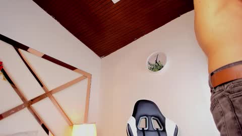 Justin  online show from February 15, 2026, 2:30 am