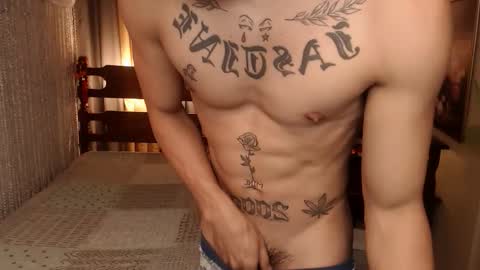 justine_hunk online show from February 13, 2026, 4:25 pm