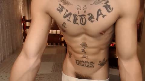 justine_hunk online show from February 15, 2026, 7:51 am