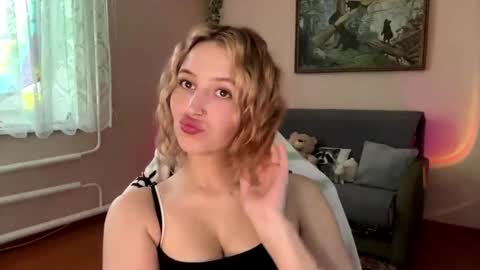 Jenny online show from May 3, 2026, 9:04 am