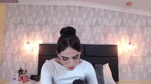 Justine online show from February 4, 2025, 4:05 am