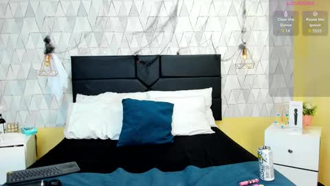 Justine online show from November 6, 2025, 3:29 am