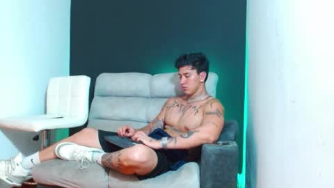 justinfuller_31 online show from March 12, 2026, 6:52 am