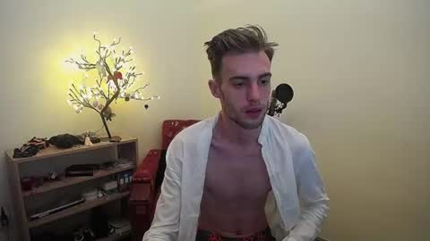 Hologram Guy online show from July 5, 2026, 6:20 am