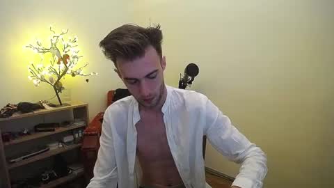 Hologram Guy online show from July 8, 2026, 7:13 am