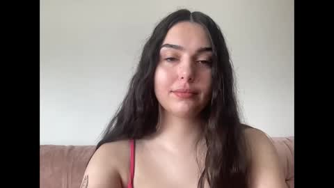 Jess online show from April 1, 2026, 7:33 pm