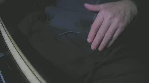 Snapshot of justme39057 chatting on February 17, 2025, 4:37 pm Justme39057 online show from February 17, 2025, 4:37 pm