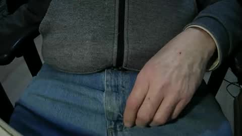 Snapshot of justme39057 chatting on October 31, 2025, 7:04 pm Justme39057 online show from October 31, 2025, 7:04 pm