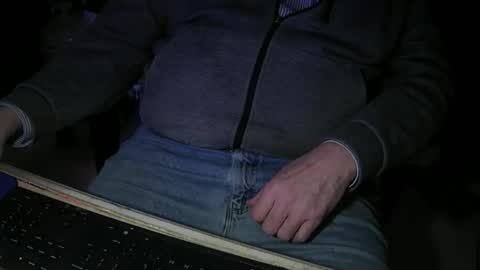 Snapshot of justme39057 chatting on January 13, 2026, 9:42 pm Justme39057 online show from January 13, 2026, 9:42 pm