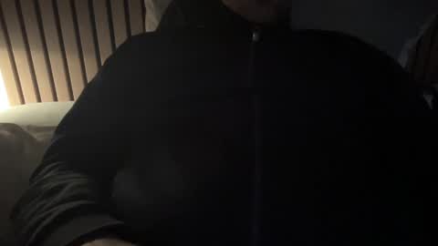 justmeandyou00 online show from February 5, 2025, 5:09 pm