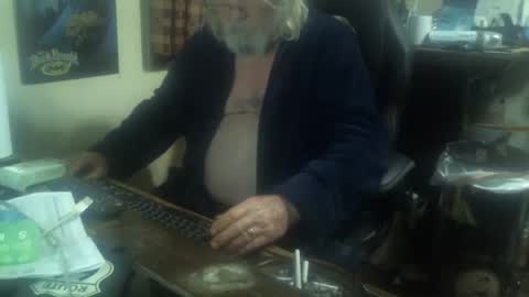 justmeohio online show from October 27, 2025, 2:48 am