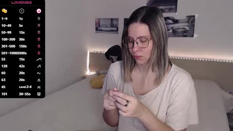 Snapshot of justmexy7 chatting on October 19, 2025, 4:02 am Julie online show from October 19, 2025, 4:02 am