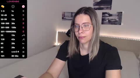 Snapshot of justmexy7 chatting on December 3, 2025, 5:04 am Julie online show from December 3, 2025, 5:04 am