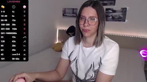 Julie online show from April 22, 2026, 4:04 am