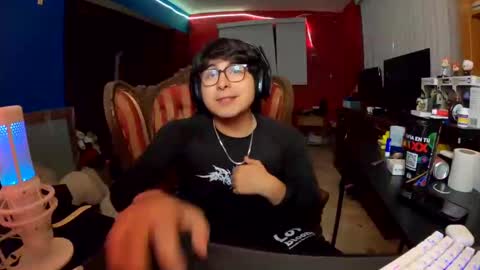 justsky117 online show from November 11, 2025, 4:34 am