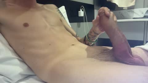 justwatchme1234 online show from March 5, 2025, 1:06 pm