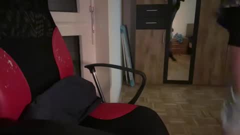 Snapshot of k1sexboy chatting on December 18, 2025, 5:41 pm niceoregano online show from December 18, 2025, 5:41 pm