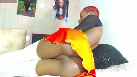 Snapshot of k_stormi_ chatting on November 1, 2025, 1:18 am STORMI online show from November 1, 2025, 1:18 am