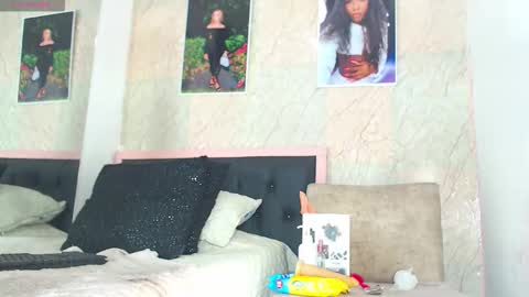 Snapshot of k_stormi_ chatting on November 23, 2025, 1:16 am STORMI online show from November 23, 2025, 1:16 am