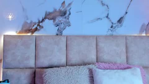 kaarol01 online show from April 18, 2026, 2:48 am