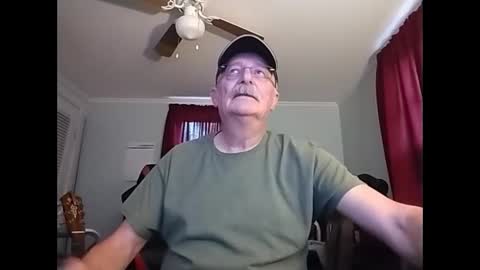 Snapshot of kabriggs136 chatting on December 4, 2024, 9:57 pm kabriggs136 online show from December 4, 2024, 9:57 pm