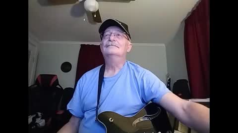 Snapshot of kabriggs136 chatting on February 20, 2025, 12:08 am kabriggs136 online show from February 20, 2025, 12:08 am