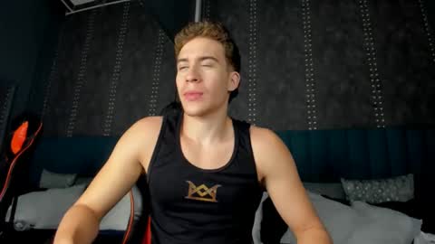 Snapshot of kael_brown1 chatting on October 23, 2025, 7:34 pm KAEL online show from October 23, 2025, 7:34 pm