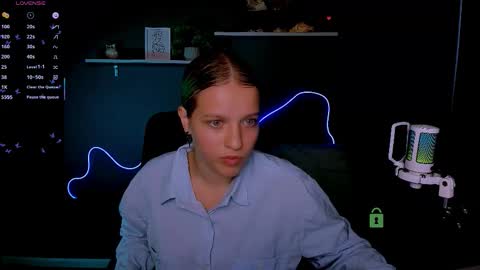 kaela_spell_ online show from October 10, 2025, 1:21 pm