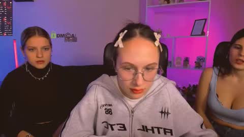 kaela_spell_ online show from November 25, 2025, 8:31 pm