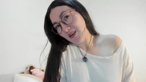 ChloeIndependient model online show from September 22, 2025, 2:52 pm