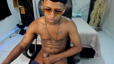 kaiser_alpha777 online show from April 10, 2026, 9:52 pm