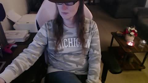 Snapshot of kait331 chatting on February 1, 2026, 2:10 am Camprincess331 online show from February 1, 2026, 2:10 am