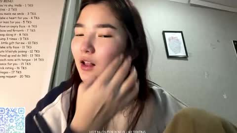 Sakura online show from April 29, 2026, 2:54 pm