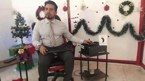 Kaleth online show from December 14, 2025, 10:36 pm