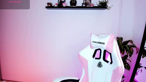 Snapshot of kali_ka chatting on October 9, 2025, 6:17 pm Kali Ka Please help me with your thumbs up its important dont forget my birthday on October 26 online show from October 9, 2025, 6:17 pm