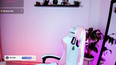 Snapshot of kali_ka chatting on November 15, 2025, 6:04 pm Kali Ka Please help me with your thumbs up its important dont forget my birthday on October 26 online show from November 15, 2025, 6:04 pm