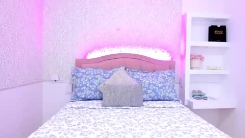 Kali Bloom  online show from January 12, 2026, 10:15 pm