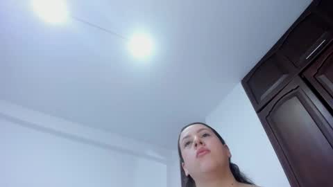 Kamilalopez online show from September 28, 2025, 8:14 pm