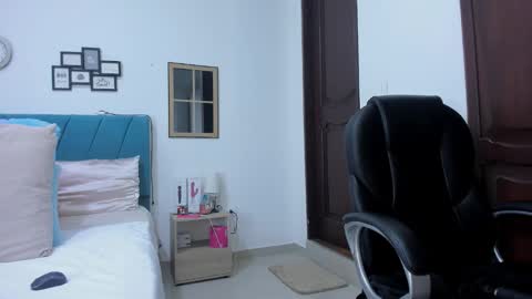 Snapshot of kam_lopez chatting on November 18, 2025, 11:59 pm Kamilalopez online show from November 18, 2025, 11:59 pm