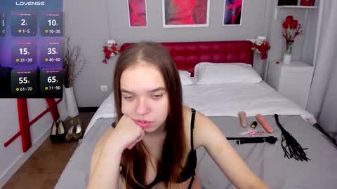 Kamila online show from October 13, 2025, 6:46 am