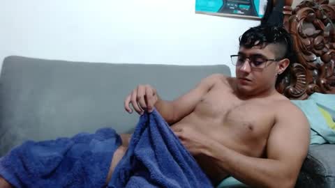 kamenov00 online show from January 26, 2025, 11:08 pm